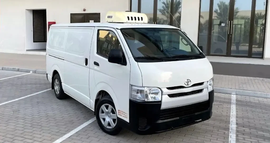 Affordable hourly chiller van rental service in Dubai for food delivery