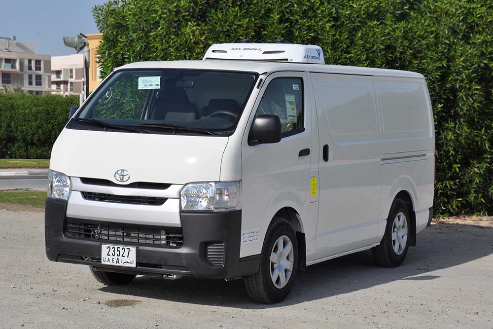 Affordable freezer van for rent in Dubai and Abu Dhabi for frozen food and pharmaceutical delivery