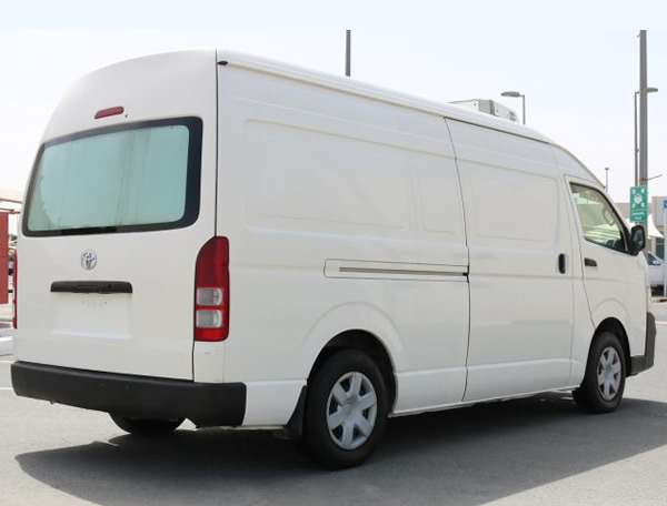 How to rent a chiller van in Dubai for food and pharma deliveries